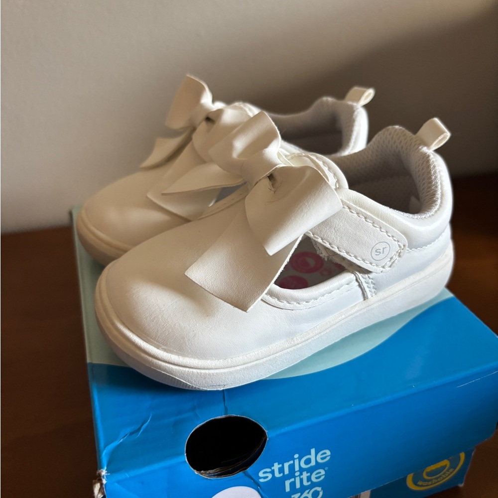 Stride Rite White Toddler Dress Shoes with Bow
